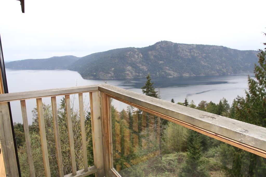 Moon Water Lodge Malahat Room photo